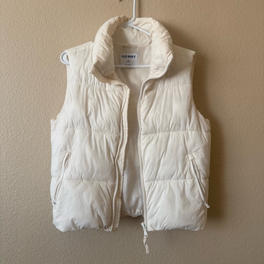 Old Navy Cream puffer vest XS - Picture 3 of 3